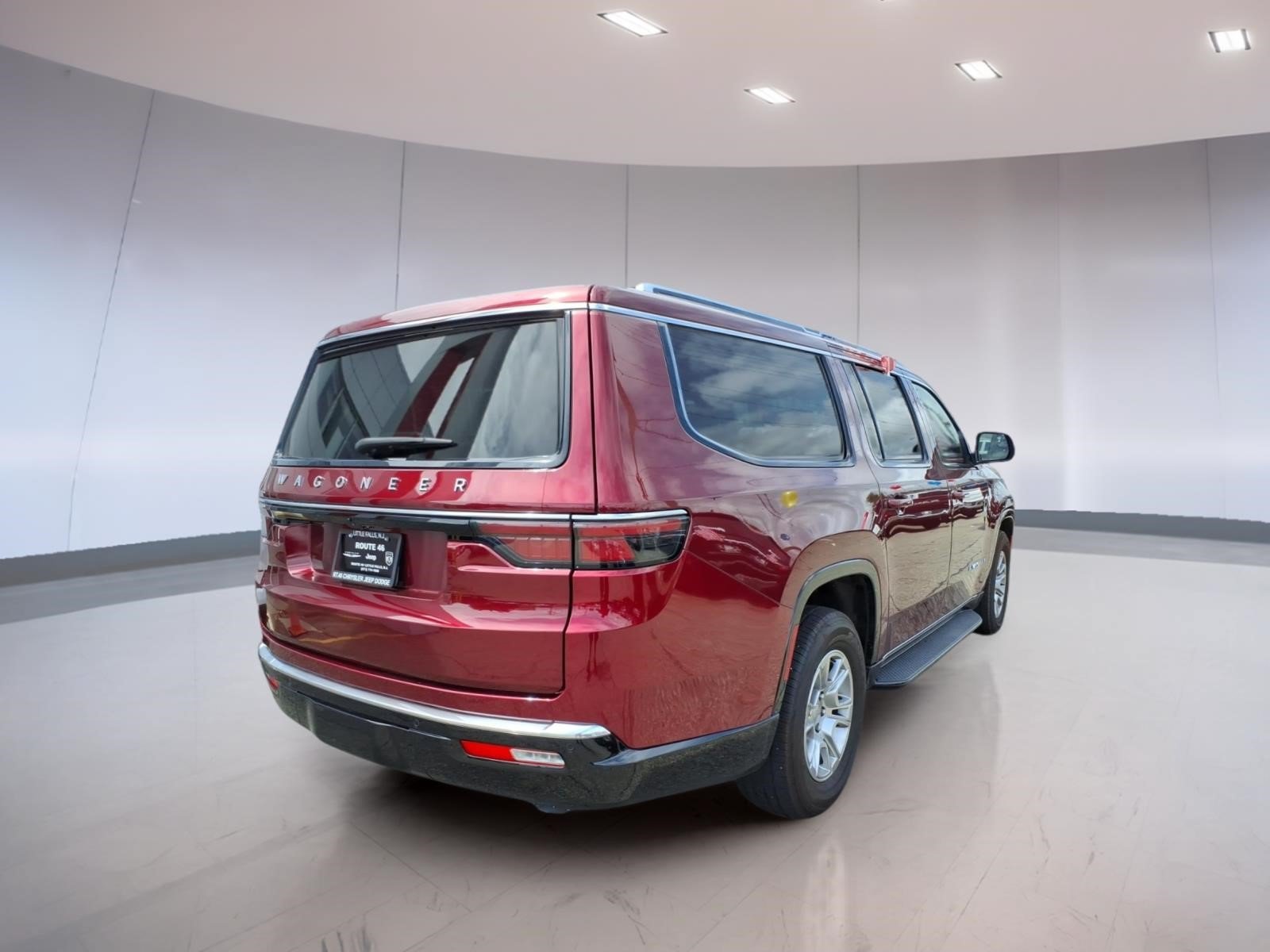 Used 2024 Jeep Wagoneer L 4WD image 4