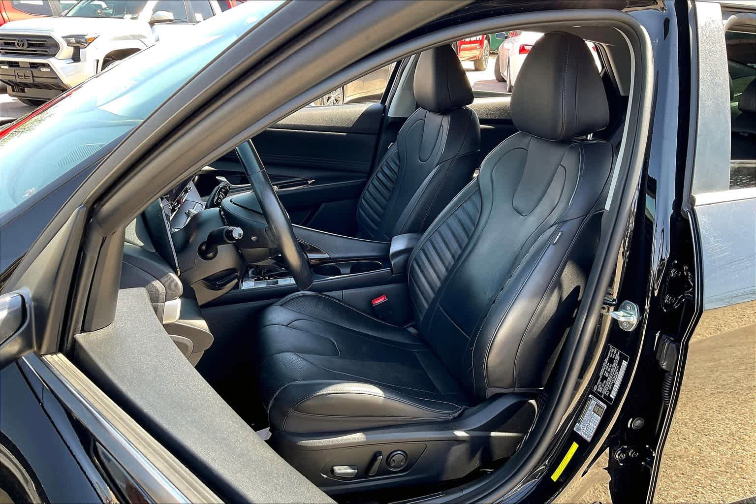 Used 2021 Hyundai Elantra Limited FWD image 8
