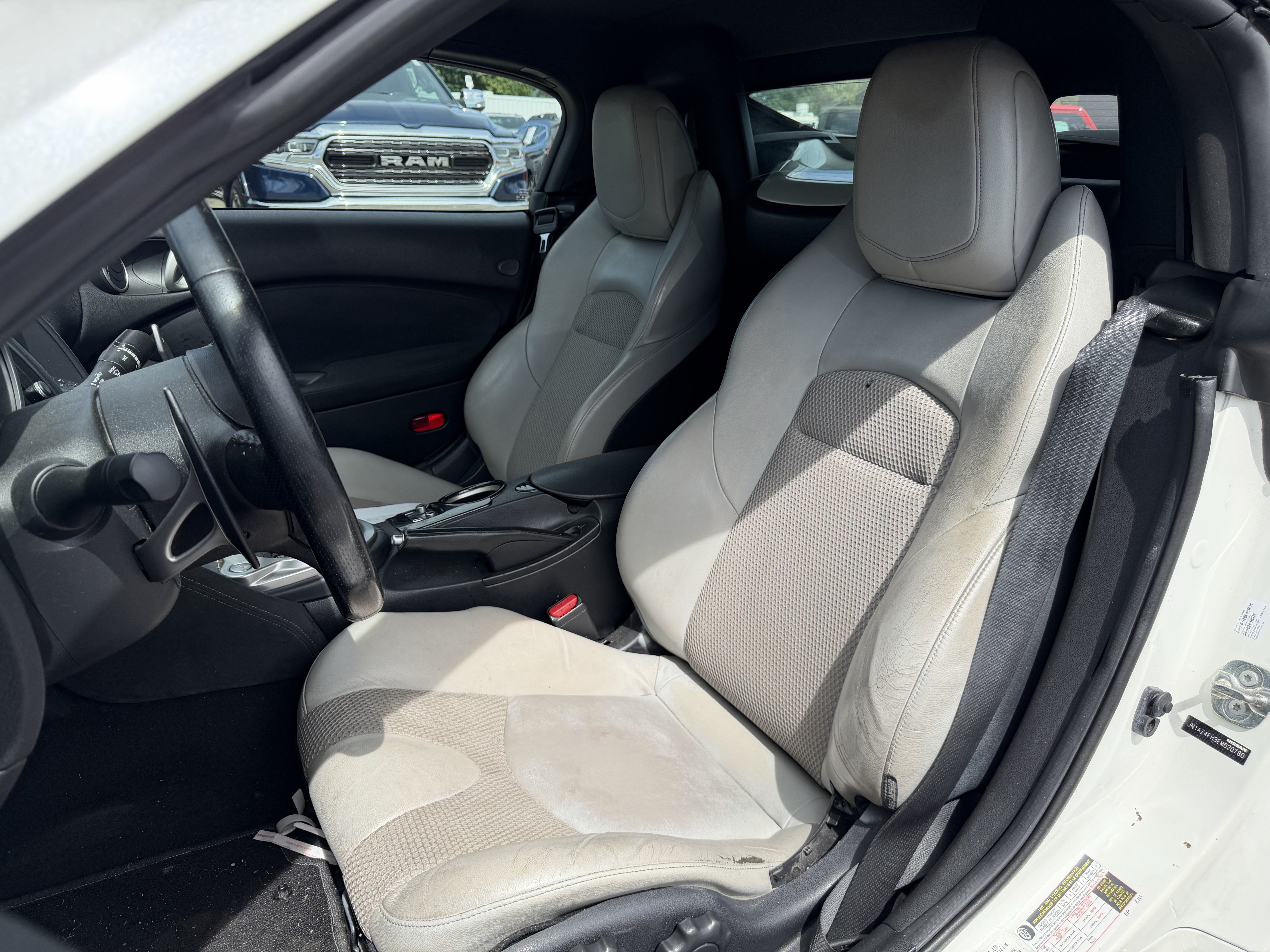 Used 2014 Nissan 370Z Touring w/ Sport Package RWD image 12