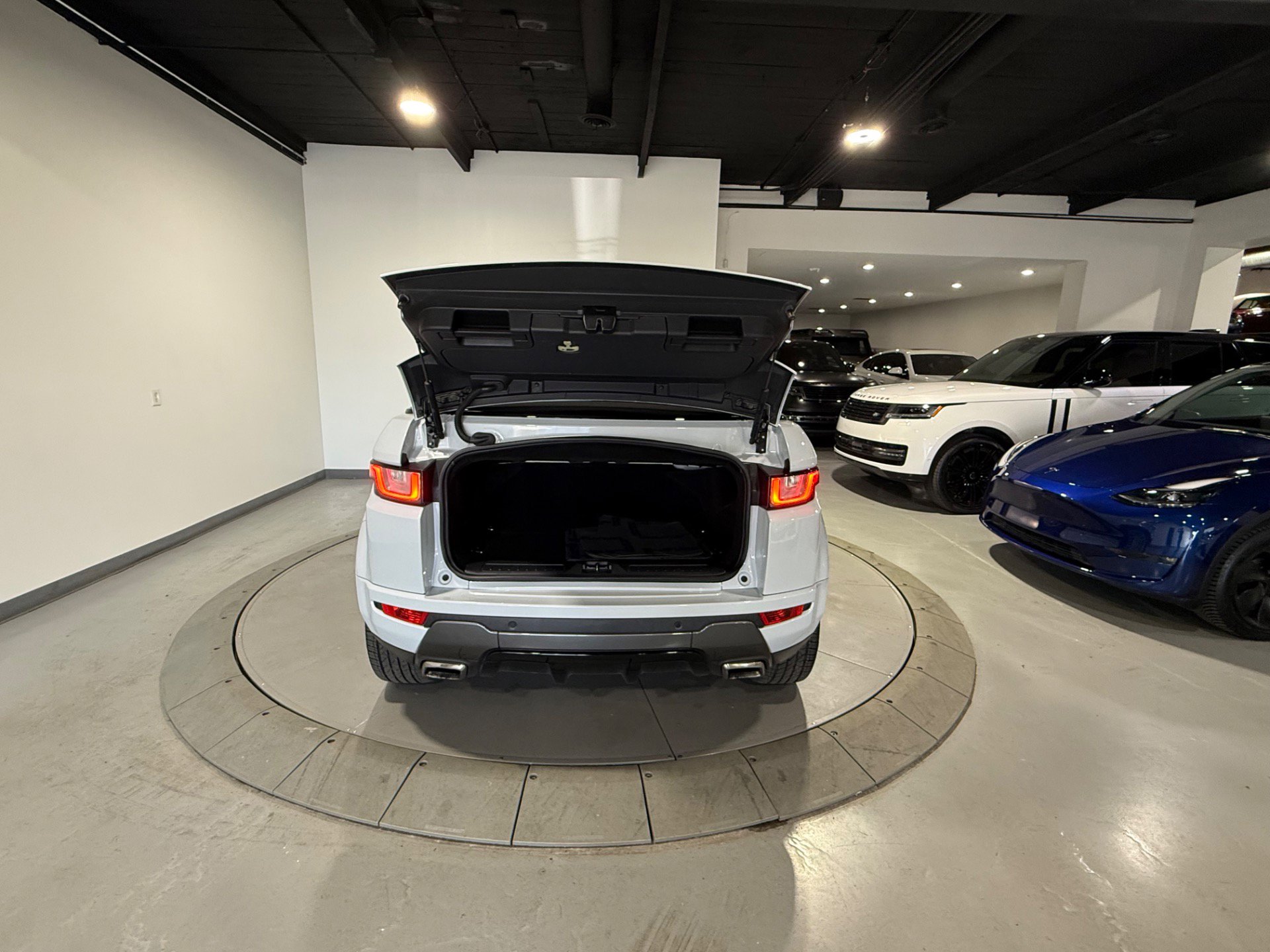 Used 2017 Land Rover Range Rover Evoque HSE Dynamic image 15