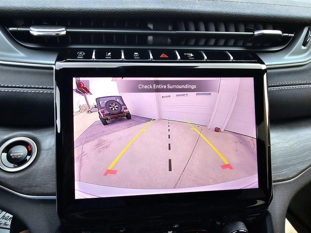 New 2025 Jeep Grand Cherokee Limited w/ Black Appearance Package AWD/4WD image 14