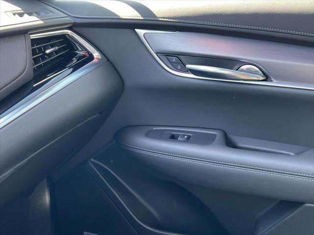 Certified 2025 Cadillac XT6 Luxury image 36