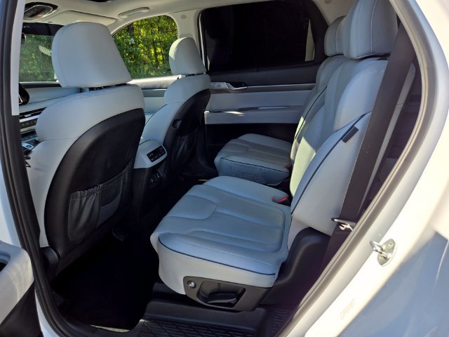 Used 2023 Hyundai Palisade SEL w/ Premium Package AWD/4WD image 13