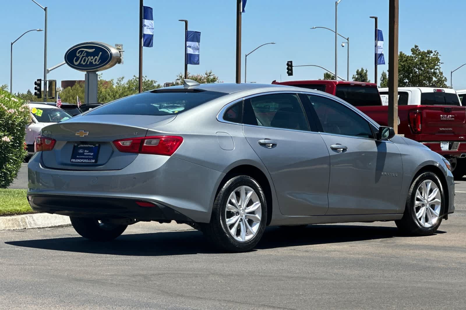 Used 2024 Chevrolet Malibu LT FWD image 2