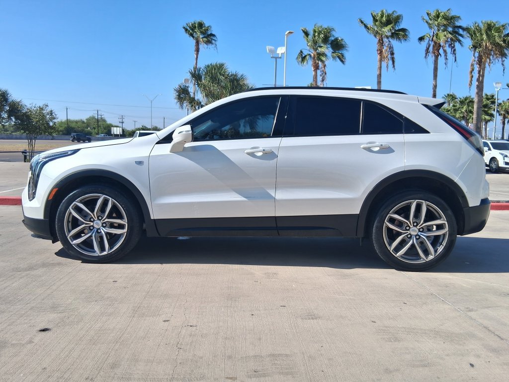 Used 2023 Cadillac XT4 Sport w/ Enhanced Visibility Package FWD image 3