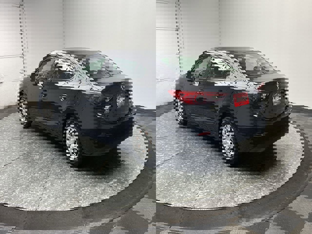 Used 2015 MAZDA MAZDA3 i Sport image 2