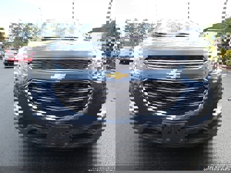 Used 2017 Chevrolet Equinox LT w/ Convenience Package image 4