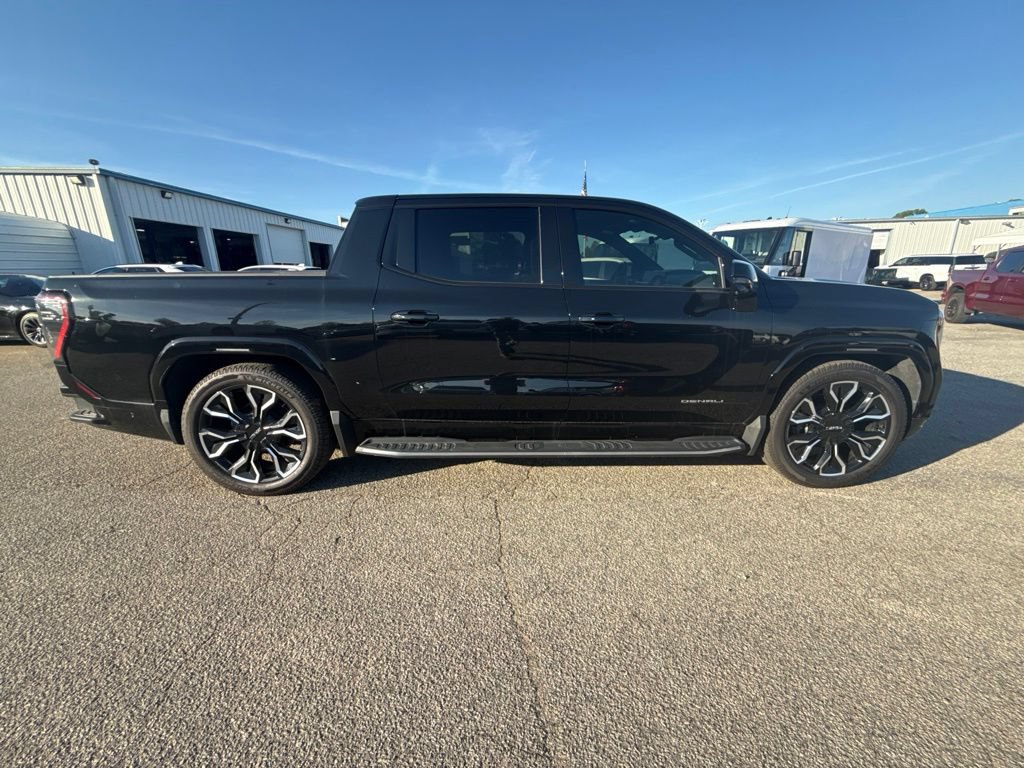 Used 2025 GMC Sierra EV Denali AWD/4WD image 6