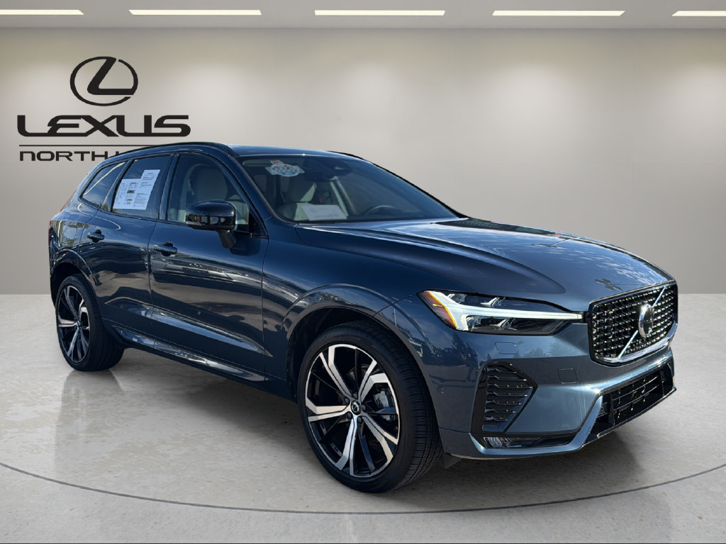 Used 2025 Volvo XC60 B5 Ultra w/ Protection Package Premier AWD/4WD image 4