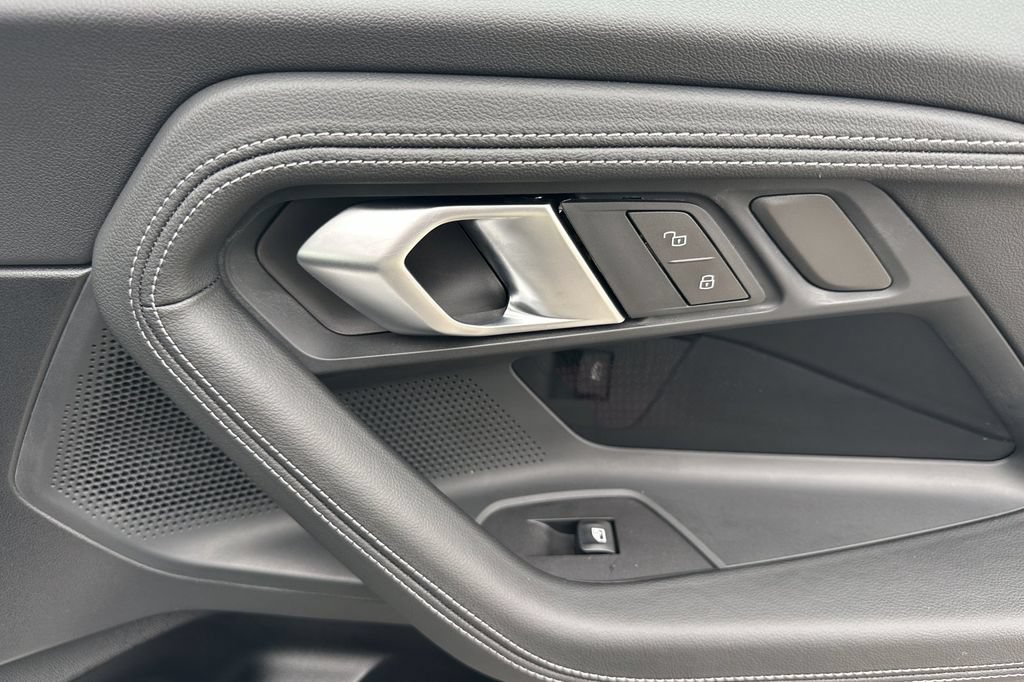 Used 2025 BMW M240i Coupe RWD image 18