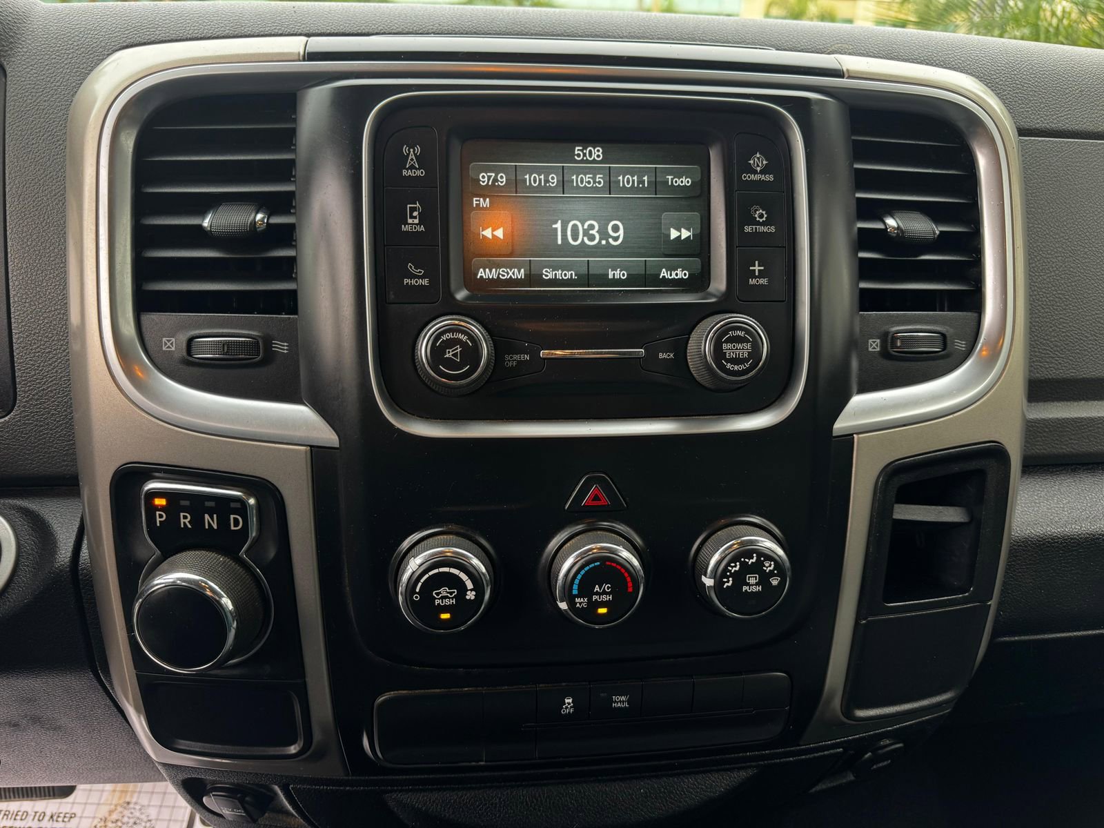 Used 2017 RAM 1500 Classic SLT image 11