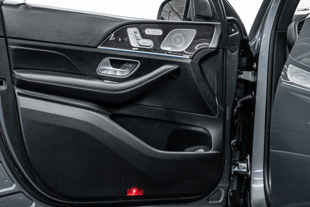 Used 2020 Mercedes-Benz GLS 450 4MATIC image 9