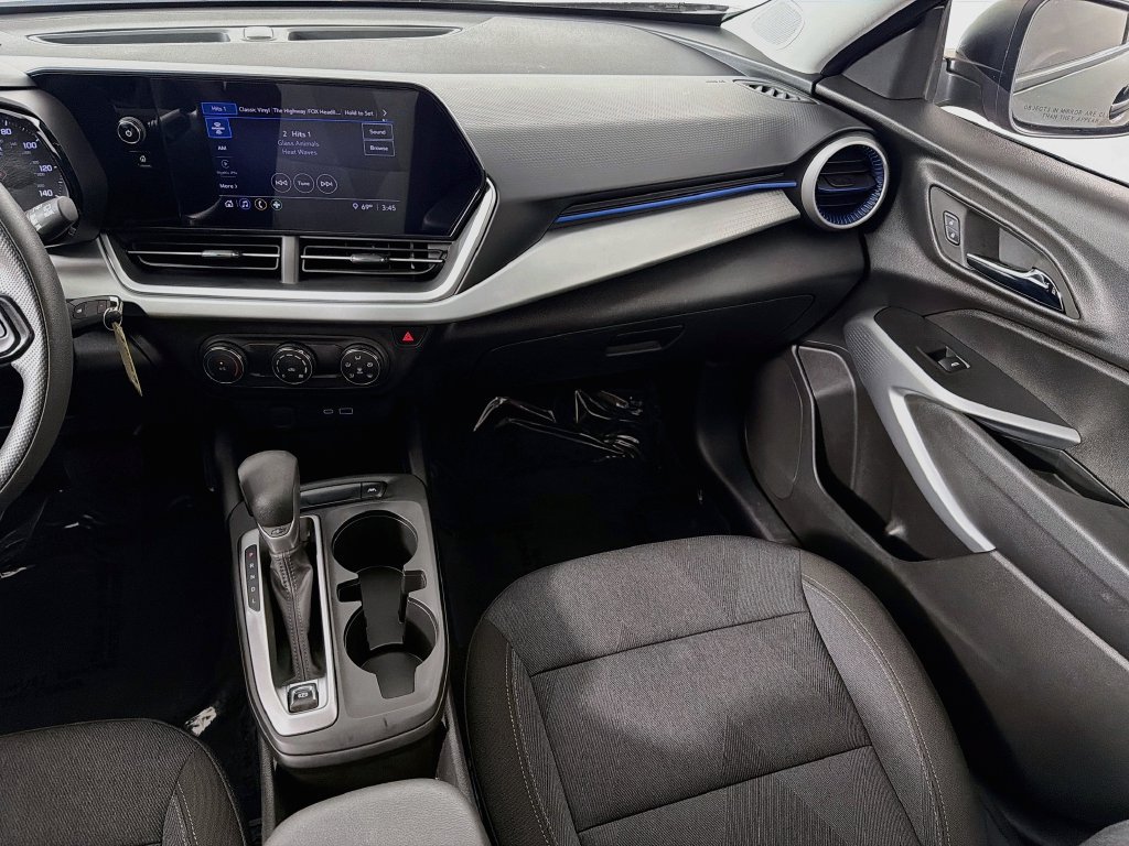 Used 2024 Chevrolet Trax LS FWD image 21