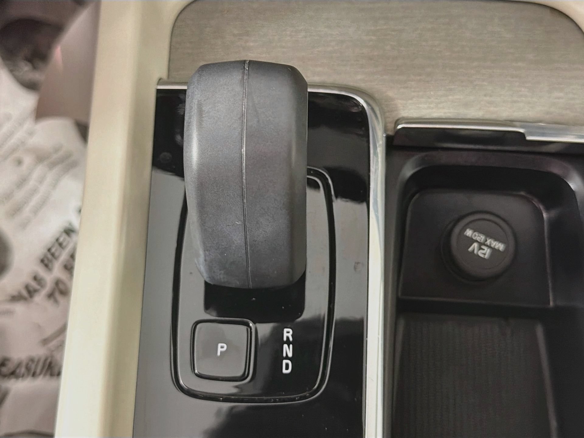 Certified 2024 Volvo XC60 B5 Plus AWD/4WD image 17