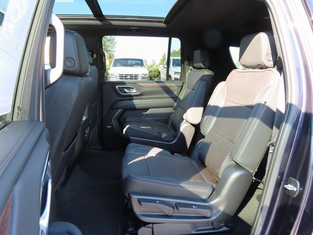 Certified 2023 Chevrolet Suburban High Country image 32