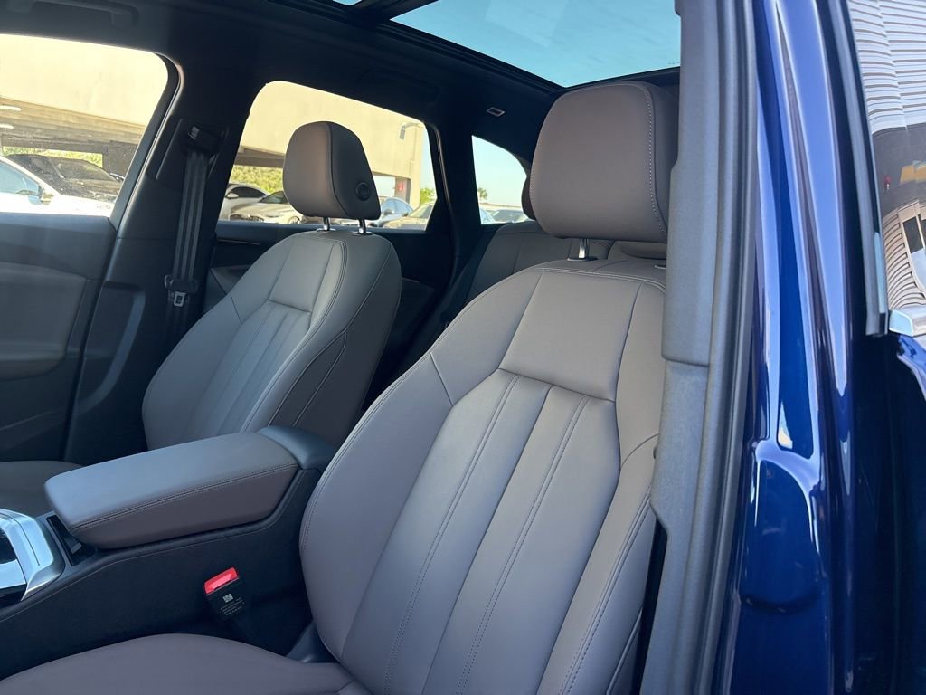 Used 2025 Audi Q5 Premium w/ Convenience Package AWD/4WD image 13