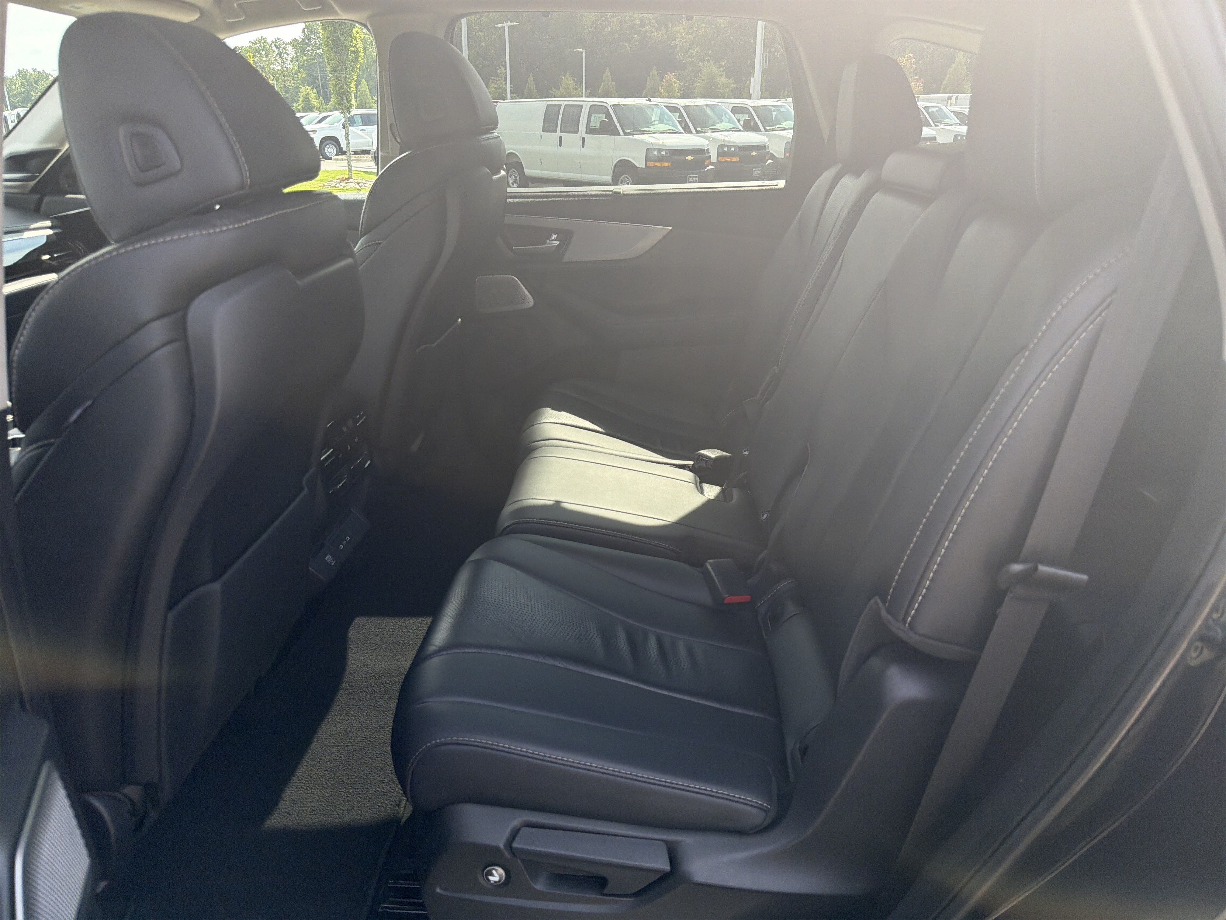 Certified 2025 Acura MDX w/ Technology Package FWD image 34