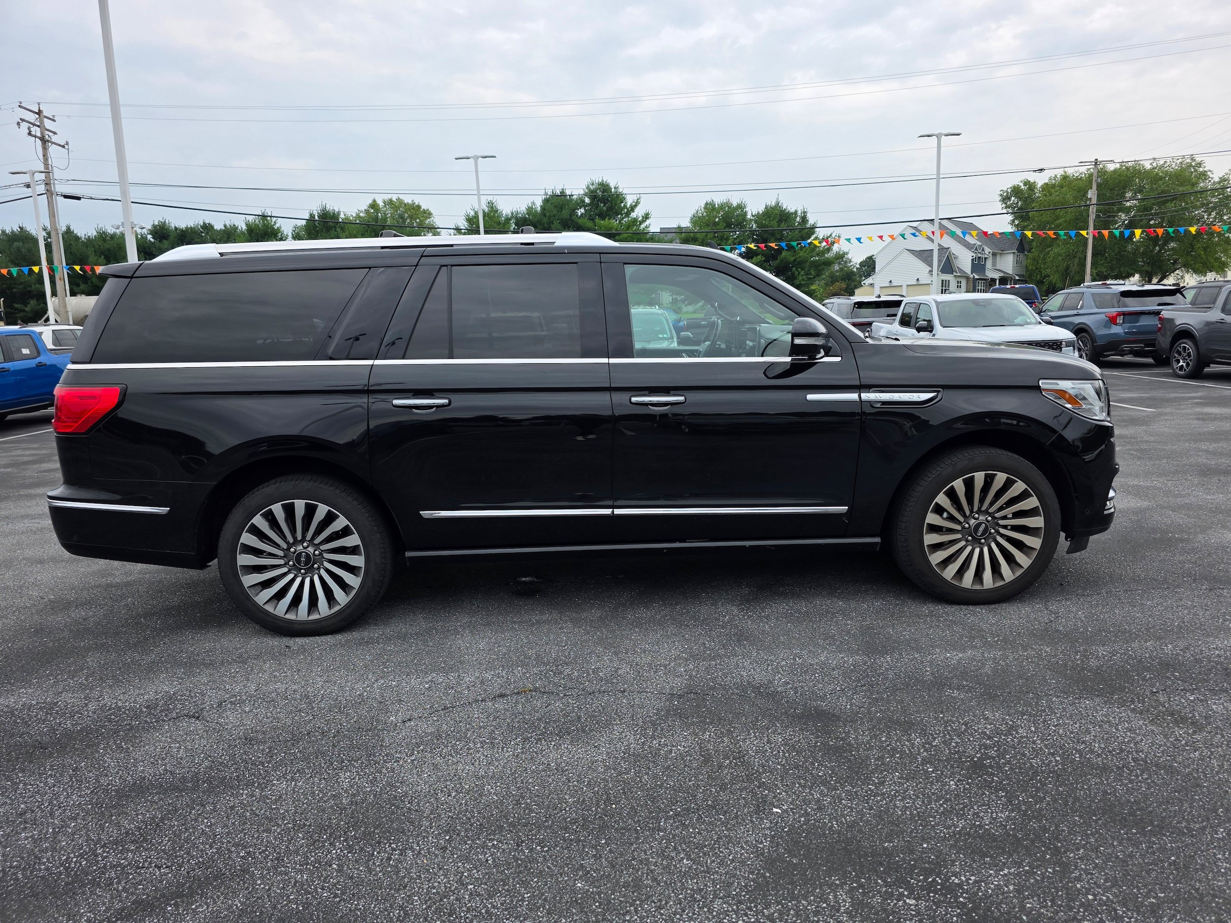 Used 2018 Lincoln Navigator L Reserve w/ Technology Package AWD/4WD image 6