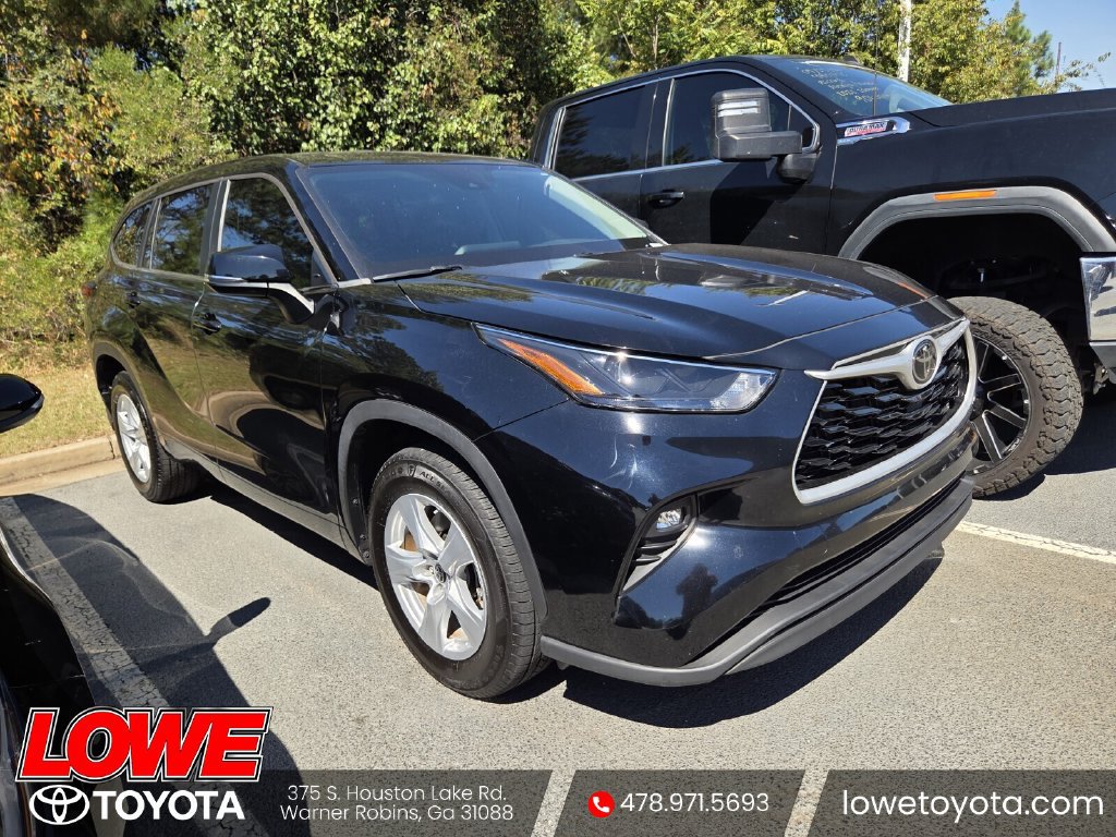 Used 2023 Toyota Highlander LE