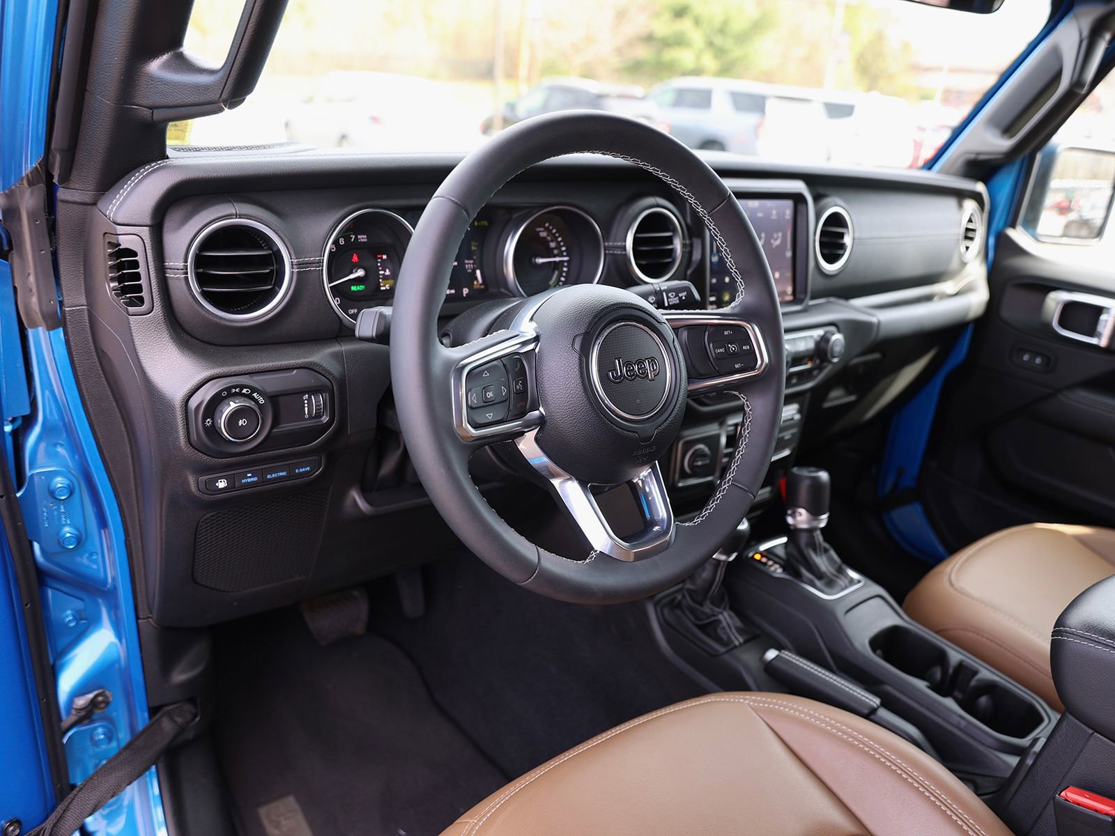 Used 2023 Jeep Wrangler Unlimited Sahara AWD/4WD image 18