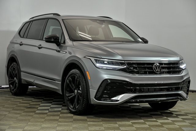 Certified 2024 Volkswagen Tiguan SE R-Line