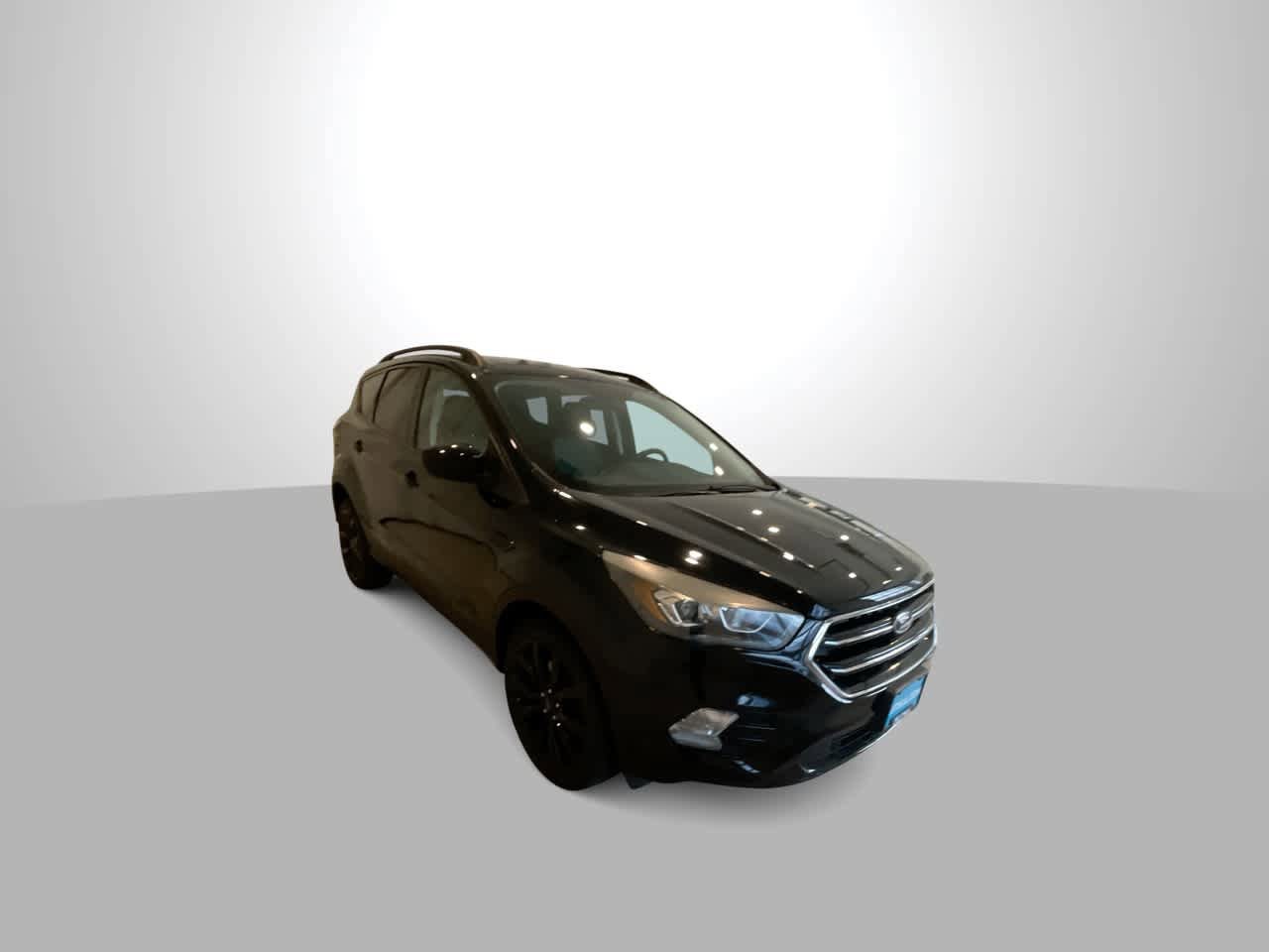 Used 2017 Ford Escape SE w/ Equipment Group 201A AWD/4WD image 2