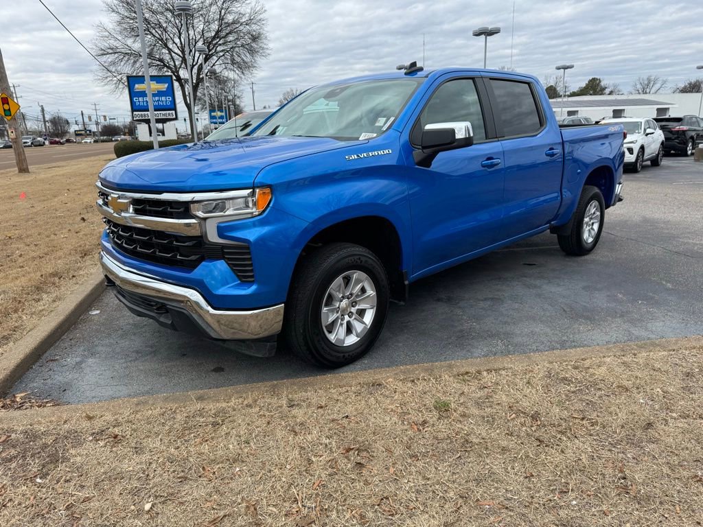 Used 2025 Chevrolet Silverado 1500 LT image 3