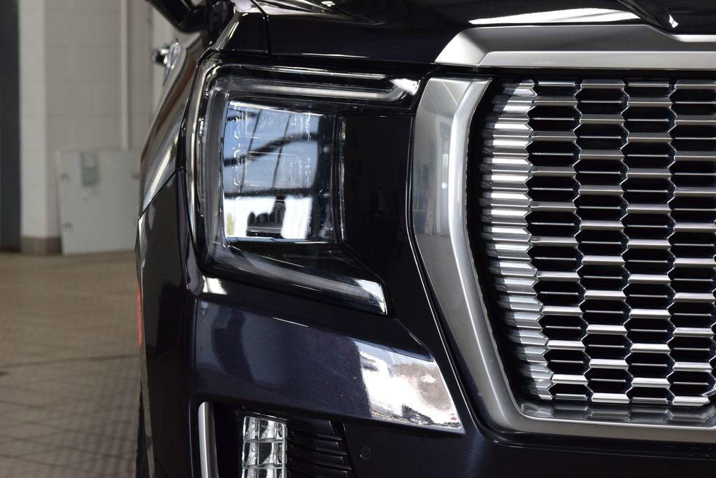 Used 2024 GMC Yukon XL Denali w/ Advanced Technology Package image 12