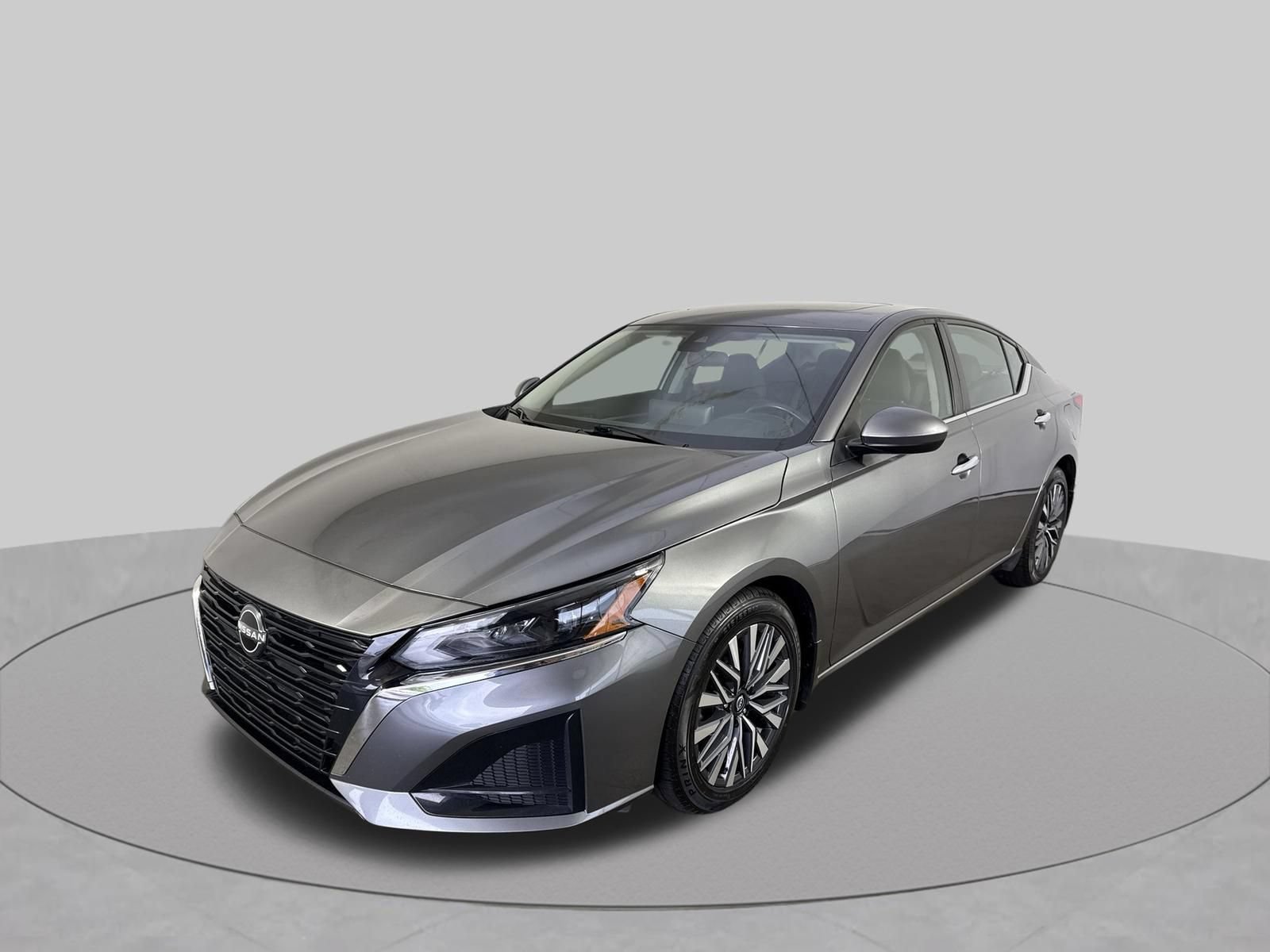 Used 2023 Nissan Altima 2.5 SV w/ SV Premium Package FWD image 25