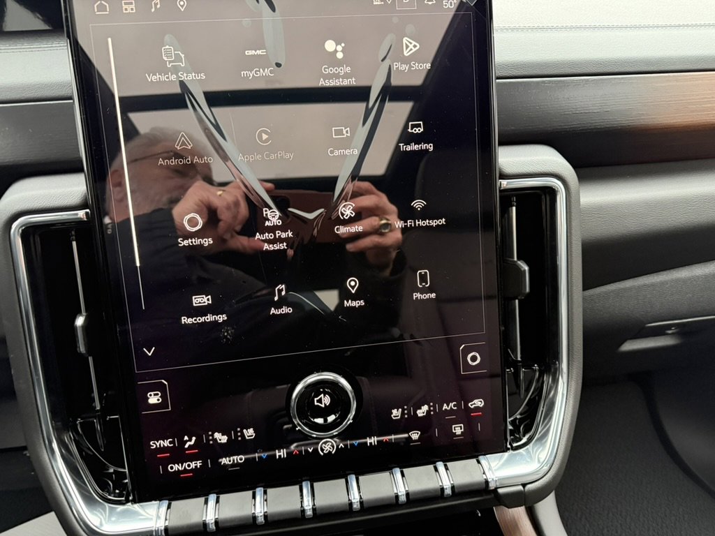 New 2026 GMC Yukon Denali w/ Sun & Power Step Package image 18