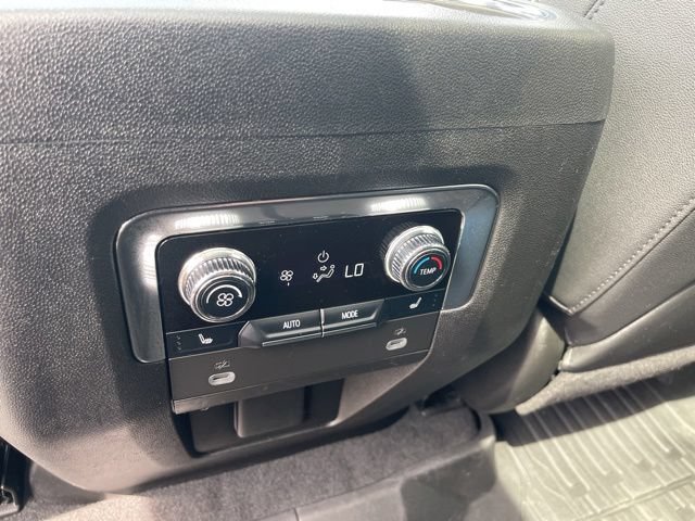 Used 2023 GMC Yukon XL SLT w/ SLT Luxury Package AWD/4WD image 21