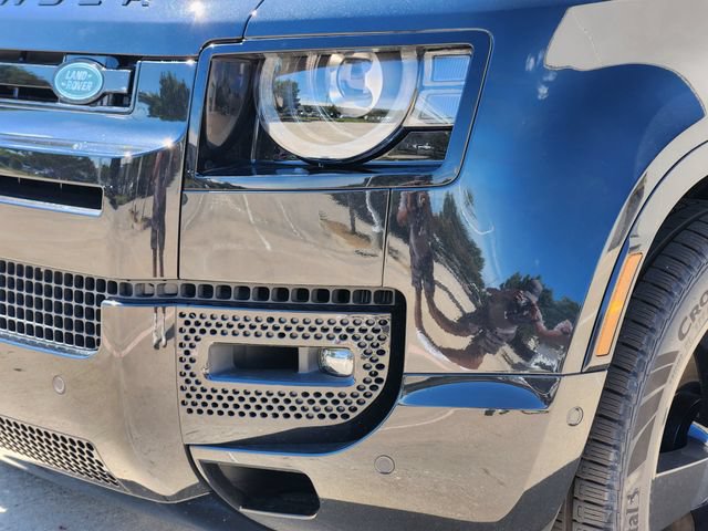 Used 2025 Land Rover Defender 130 V8 AWD/4WD image 5