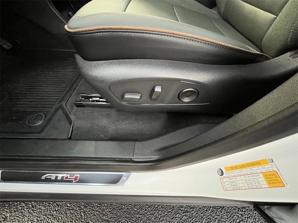 Used 2025 GMC Acadia AT4 image 11