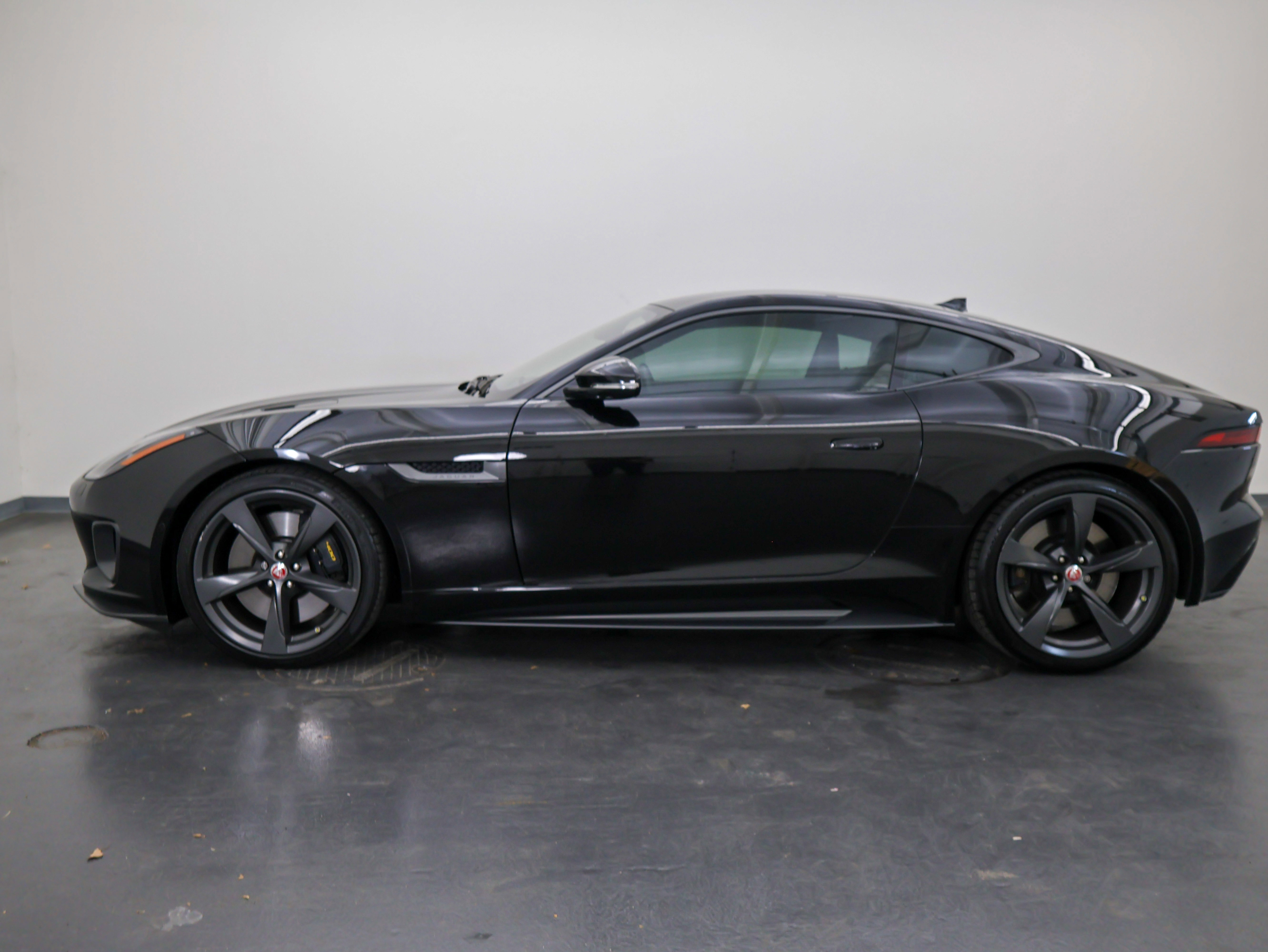 Used 2018 Jaguar F-TYPE 400 Sport image 6
