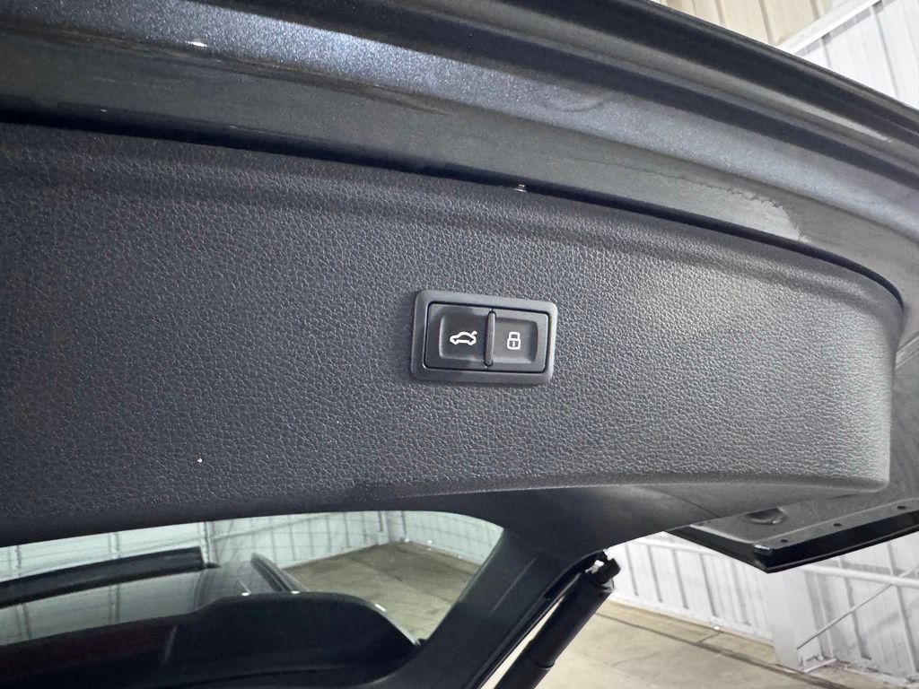 Used 2023 Audi SQ5 Premium Plus w/ Premium Plus Package AWD/4WD image 53