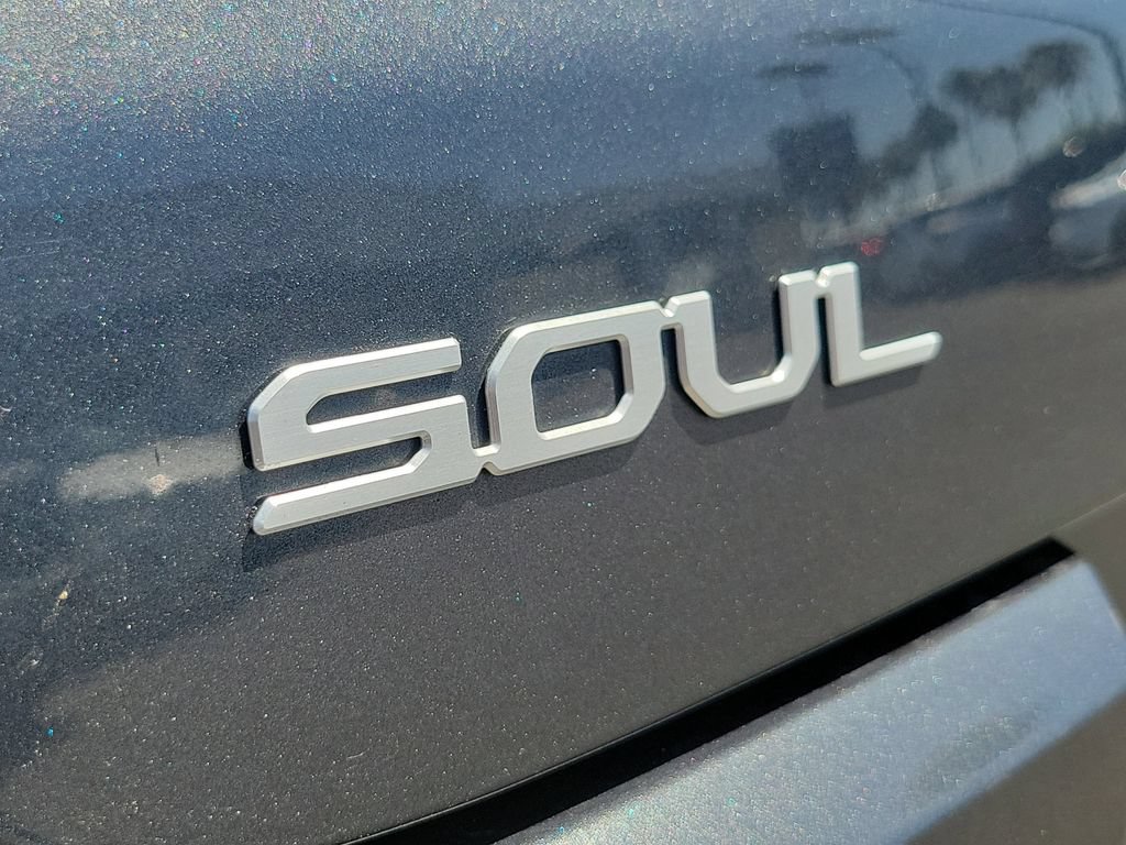 Used 2023 Kia Soul LX w/ Option Group 015 FWD image 7