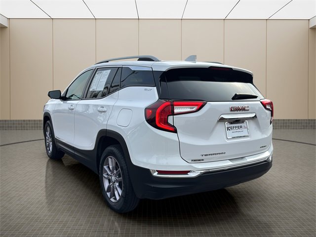 Used 2023 GMC Terrain SLT image 3
