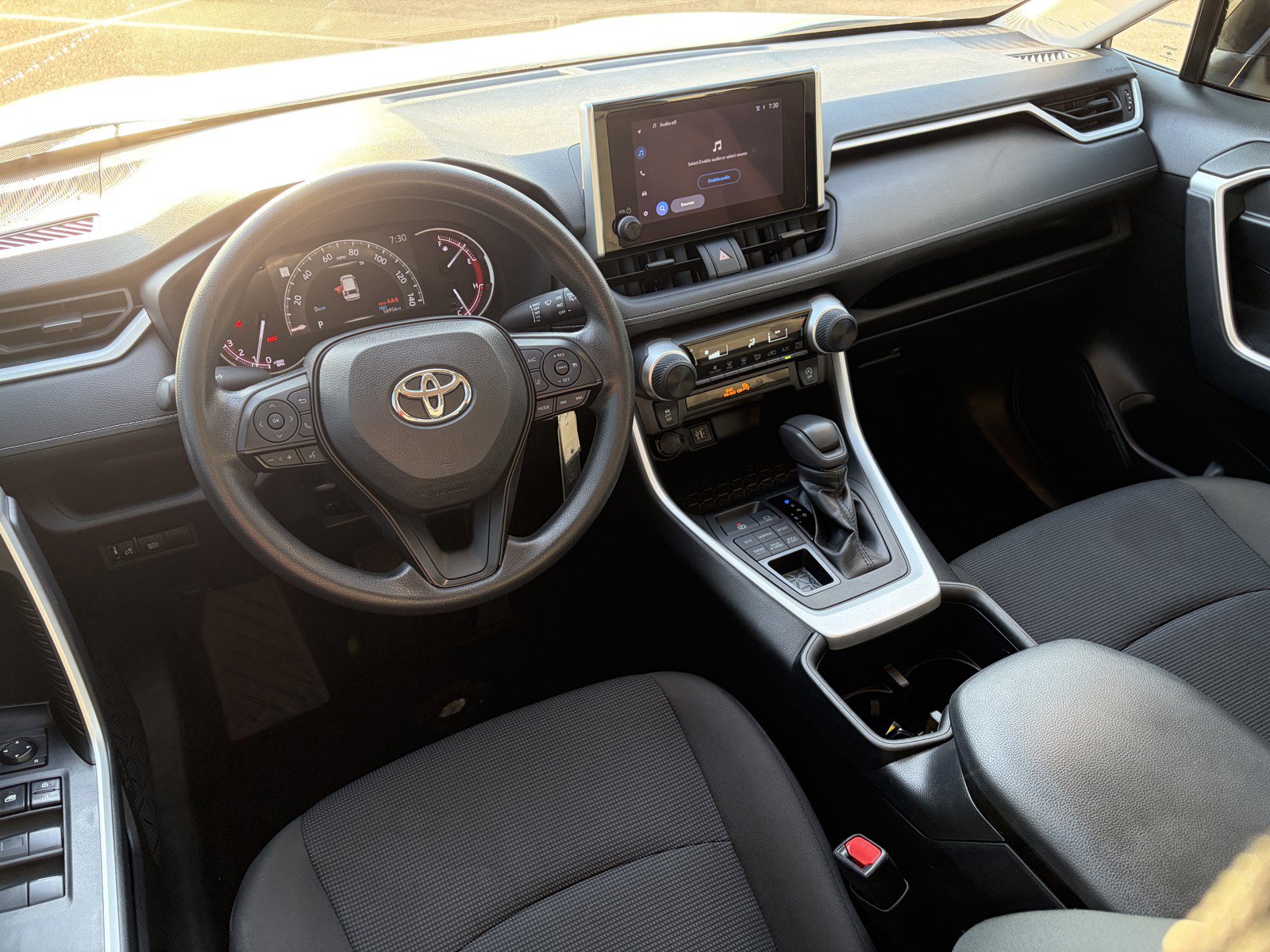 Used 2024 Toyota RAV4 LE AWD/4WD image 10