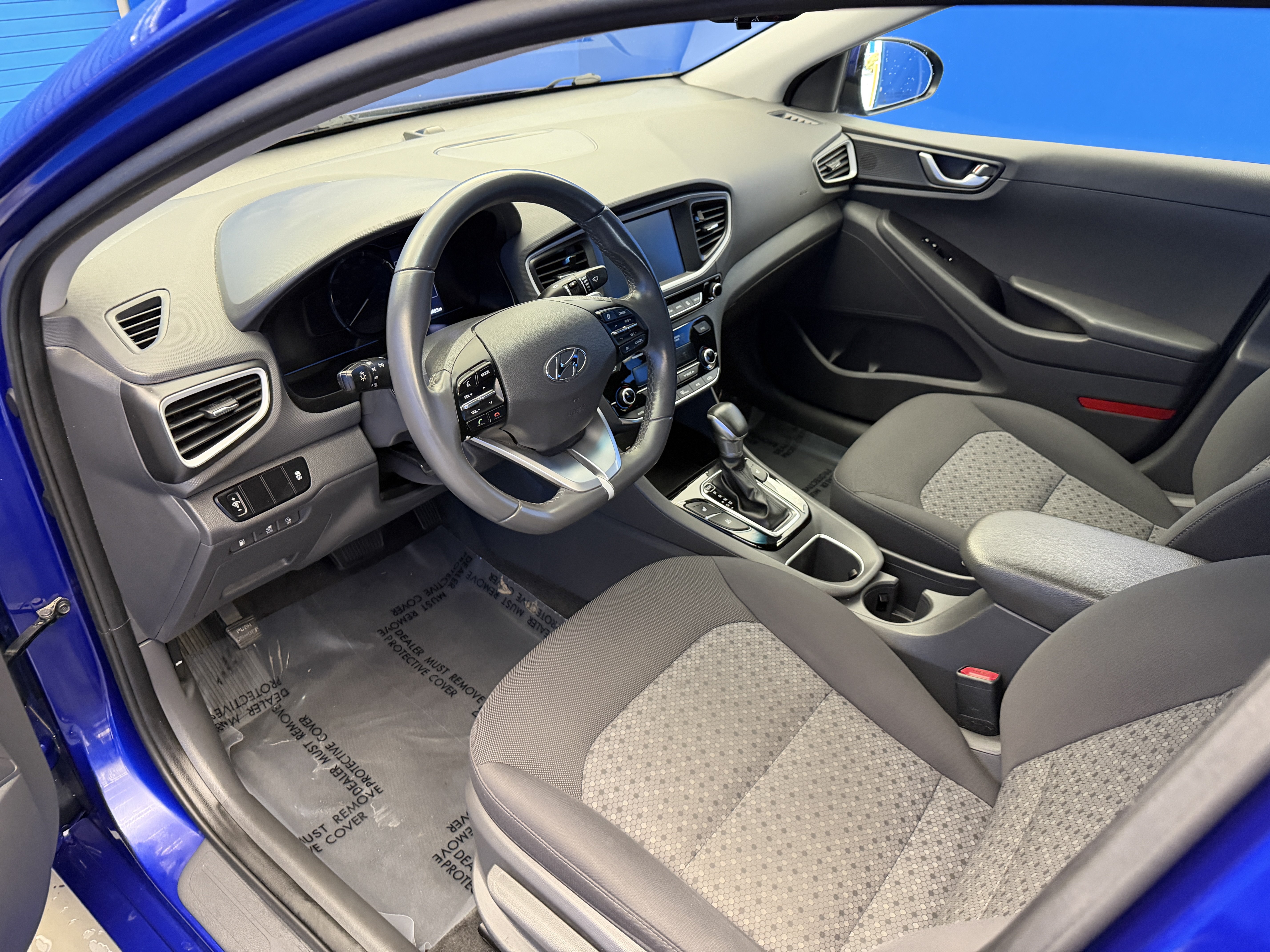 Used 2019 Hyundai Ioniq Plug-In Hybrid FWD image 12