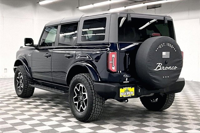 Used 2021 Ford Bronco Outer Banks image 2