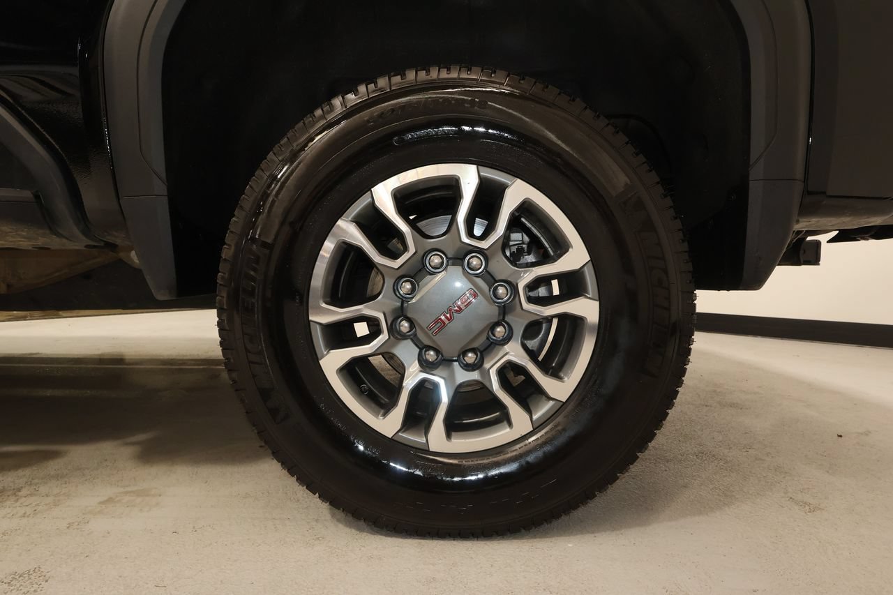 Used 2024 GMC Sierra 2500 SLT w/ SLT Convenience Package AWD/4WD image 35