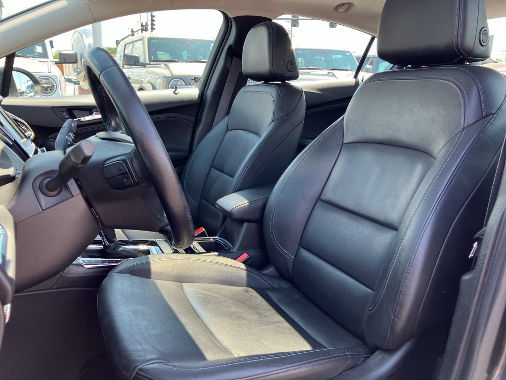 Used 2017 Chevrolet Cruze Premier FWD image 29