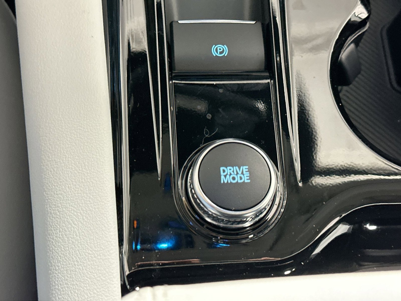 New 2026 Ford Explorer Platinum w/ LUX Leather Package image 26