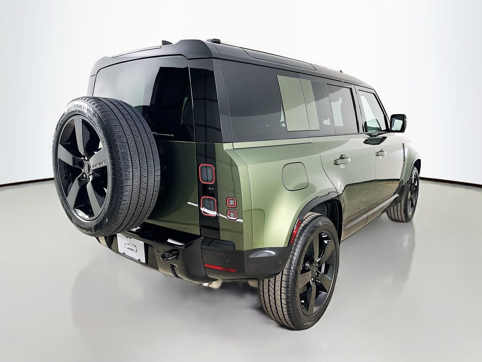 New 2026 Land Rover Defender 110 X-Dynamic SE AWD/4WD image 5