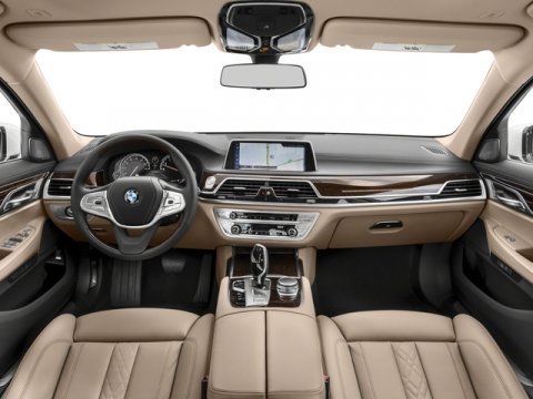 Used 2018 BMW 740i image 8