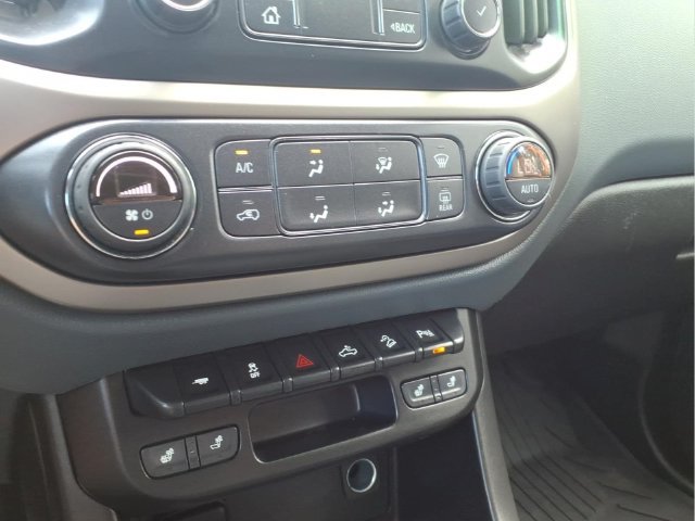 Used 2022 Chevrolet Colorado Z71 w/ Z71 Midnight Edition AWD/4WD image 19
