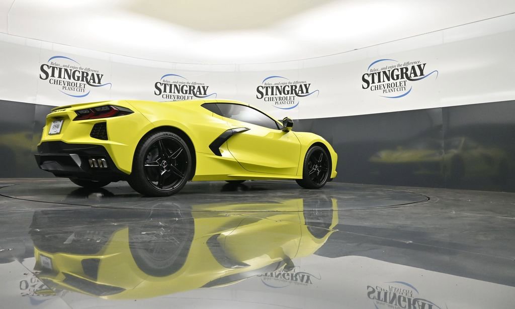 Used 2022 Chevrolet Corvette Stingray Coupe w/ 1LT RWD image 32