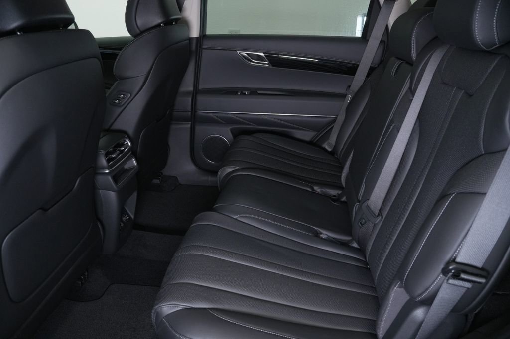 New 2025 Genesis GV80 2.5T Standard image 32