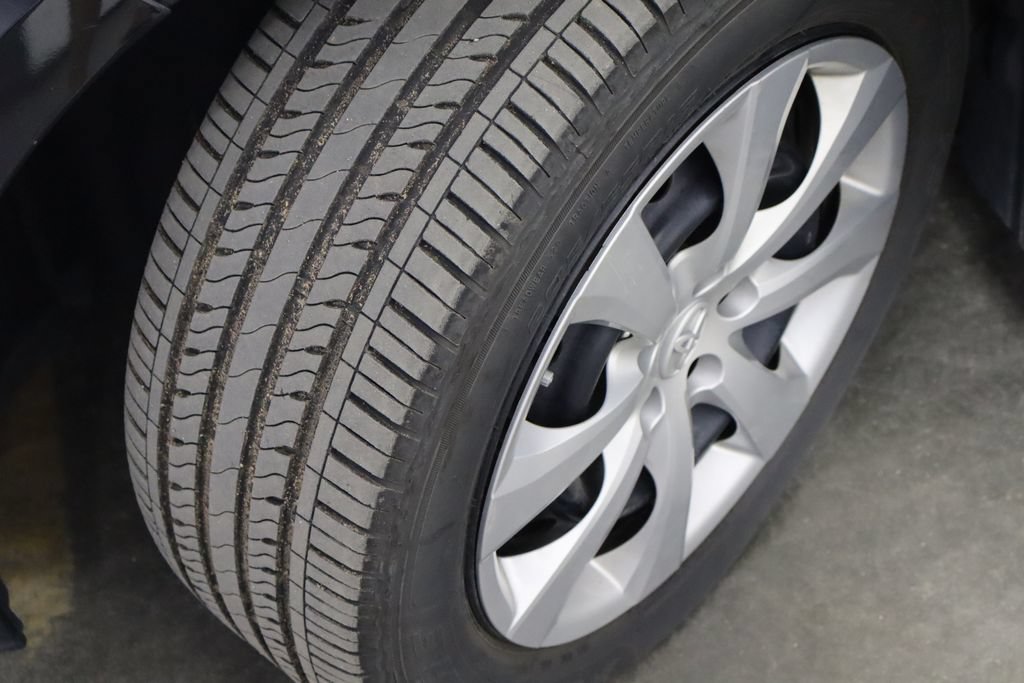 Used 2020 Toyota Corolla LE FWD image 35