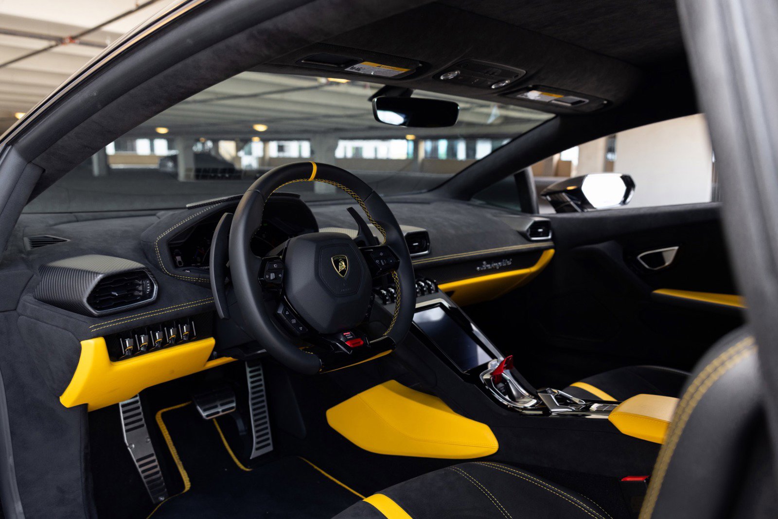 Used 2024 Lamborghini Huracan Tecnica image 6